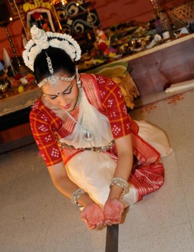 2010AratiDance DurgaPuja (1)